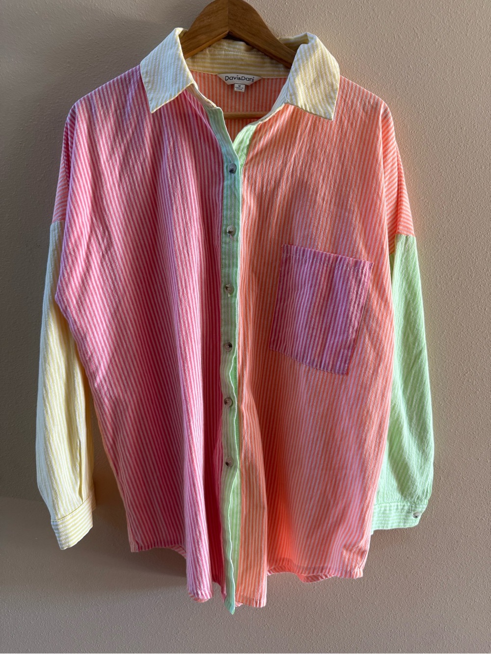 DAVI & DANI Pink, Peach & Mint Striped Colorblock Button-Down Shirt